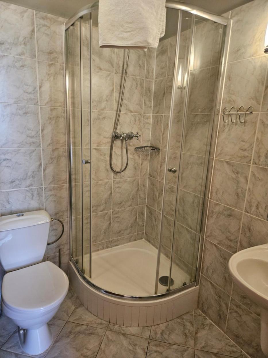 Hotel Barbarossa Хеб Екстериор снимка