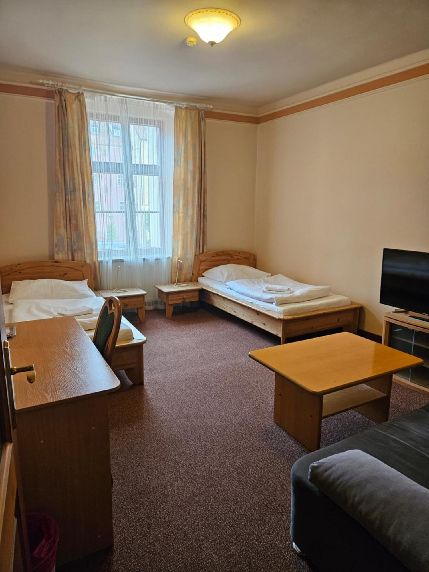 Hotel Barbarossa Хеб Екстериор снимка